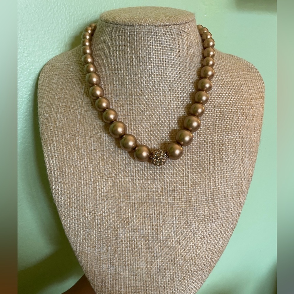 Elegant Gold Beaded Necklace